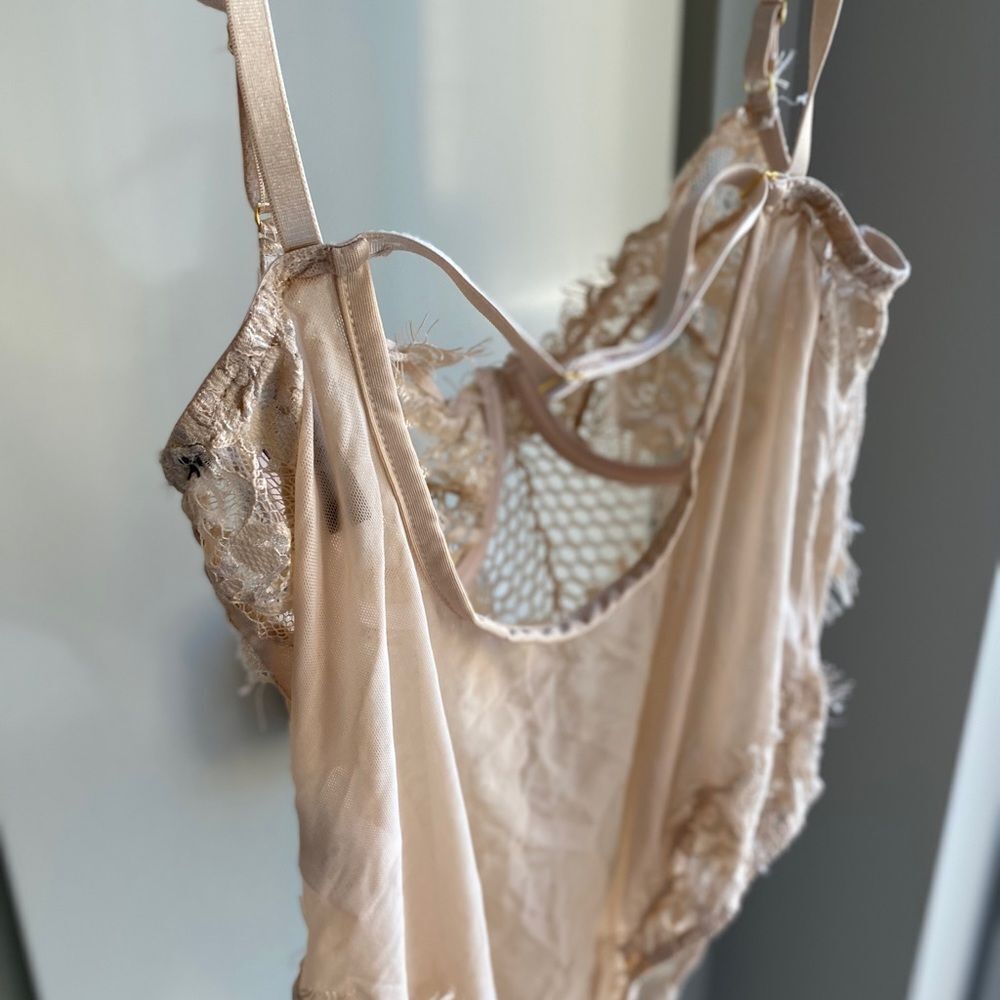 Akira Lace Bodysuit Bundle - Picture 6 of 11